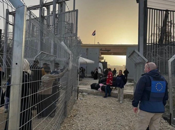 Israeli forces detain three Palestinians at Rafah crossing